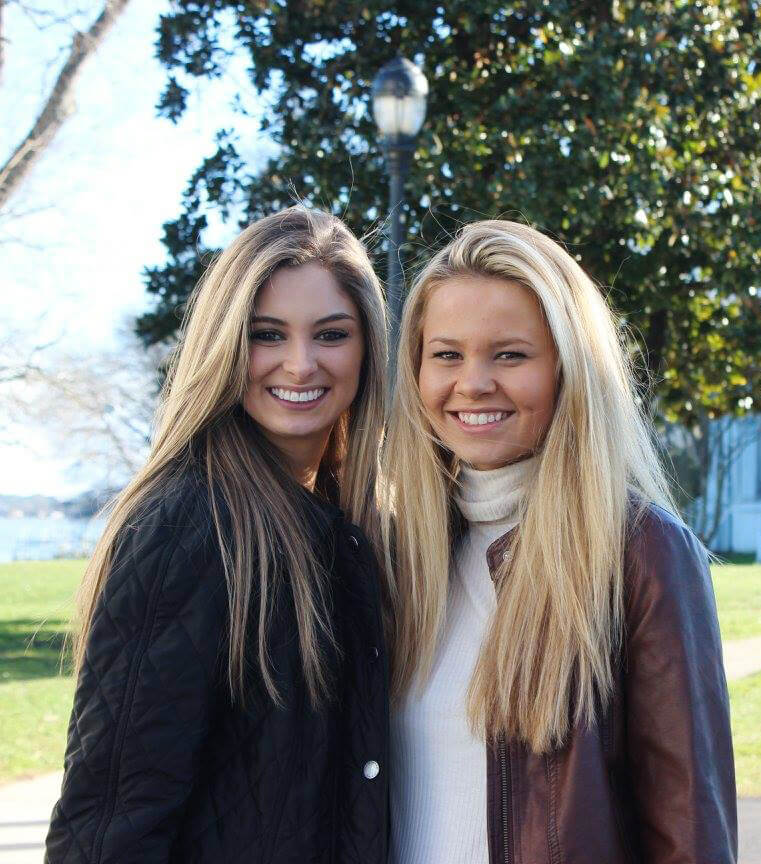 1-3_programa_colegio-privado_familia_USA_bachillerato_F1_amigas_RobInt_781x864px_NR_tiny