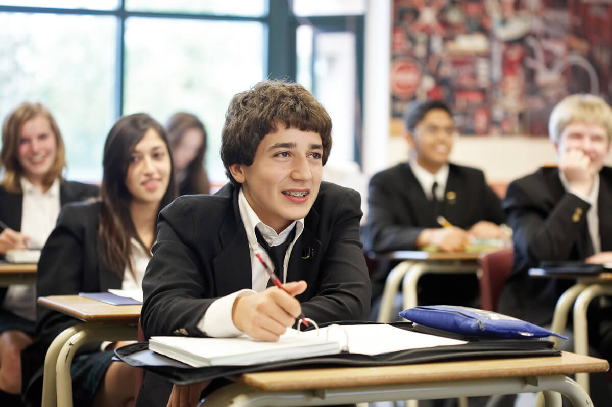 2-1_programa_internado_canada_St-Johns-Ravenscourt-Class-Photo_1190px_tiny