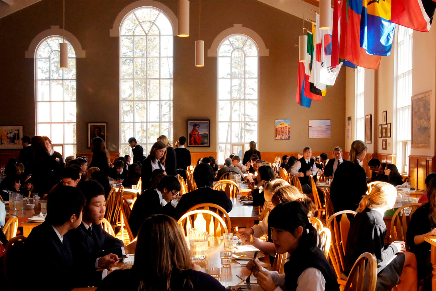 2-1_programa_internado_canada_comedor_pickering_PCDininghall_1503px__tiny