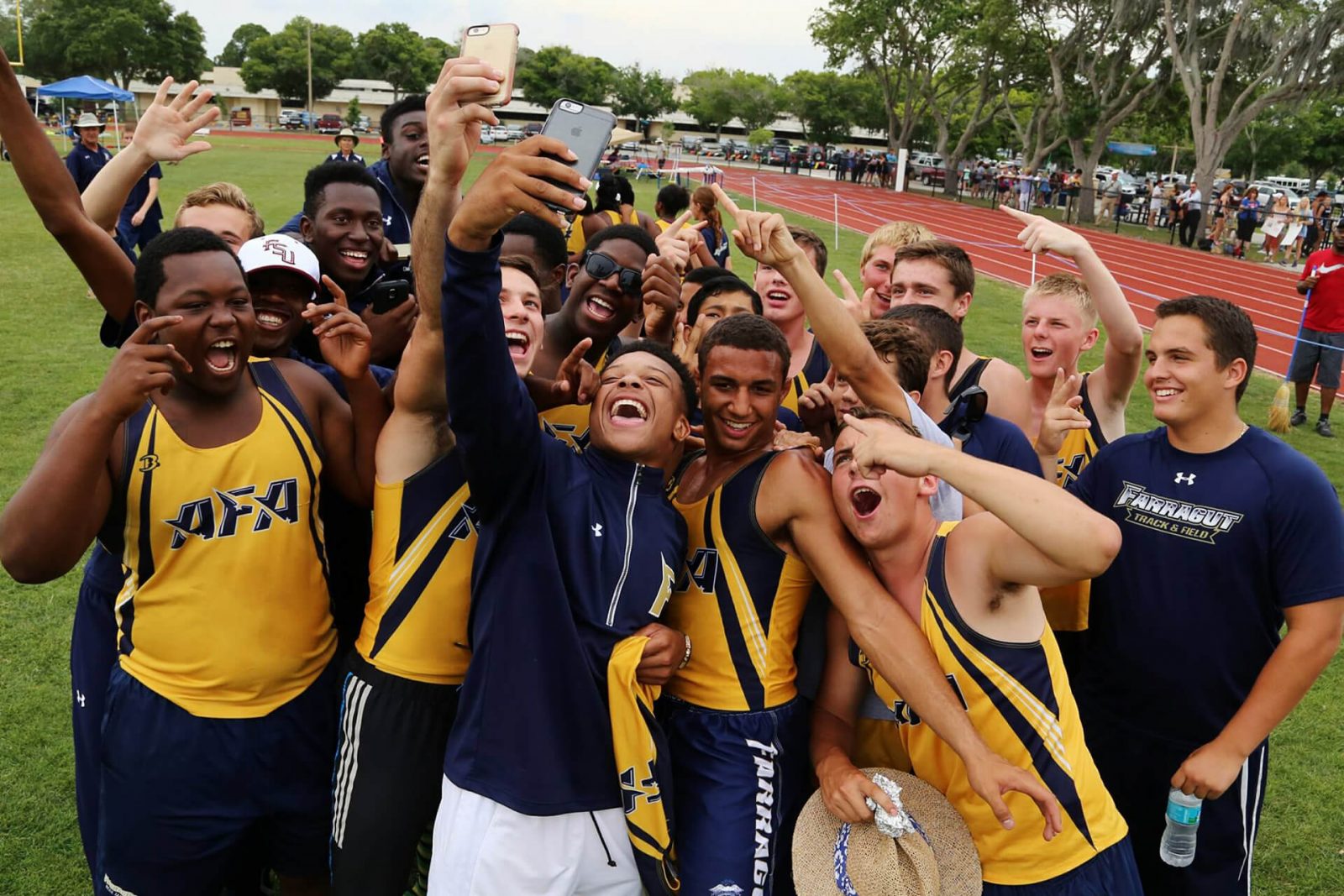 2-2_programa_internado_EEUU_deportes_Admiral-Farragut_1920px_tiny