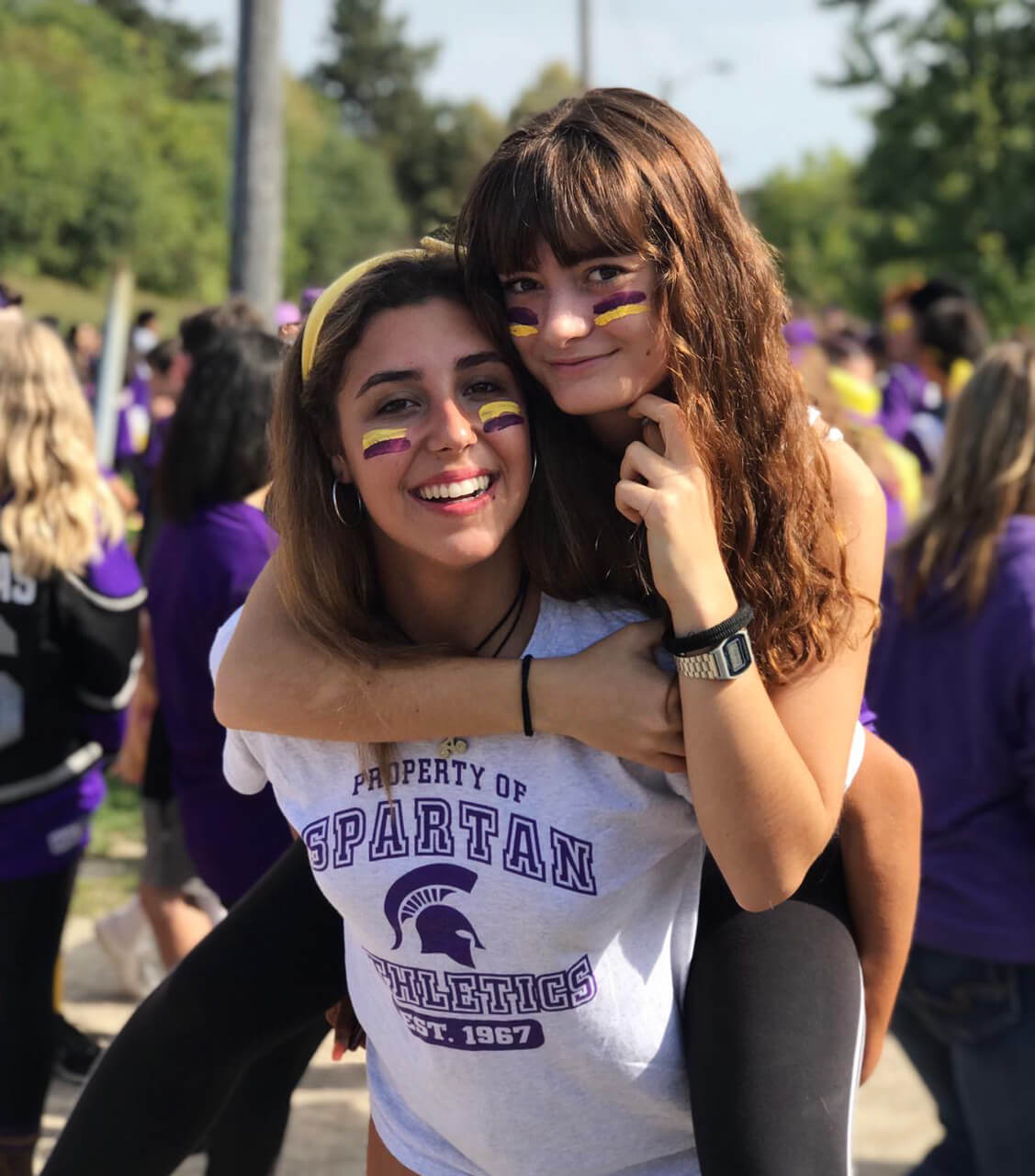 1-1_programa_canada_Colegio-publico_familia_estudiante-3_Animadora_1128x1280px_NR_tiny