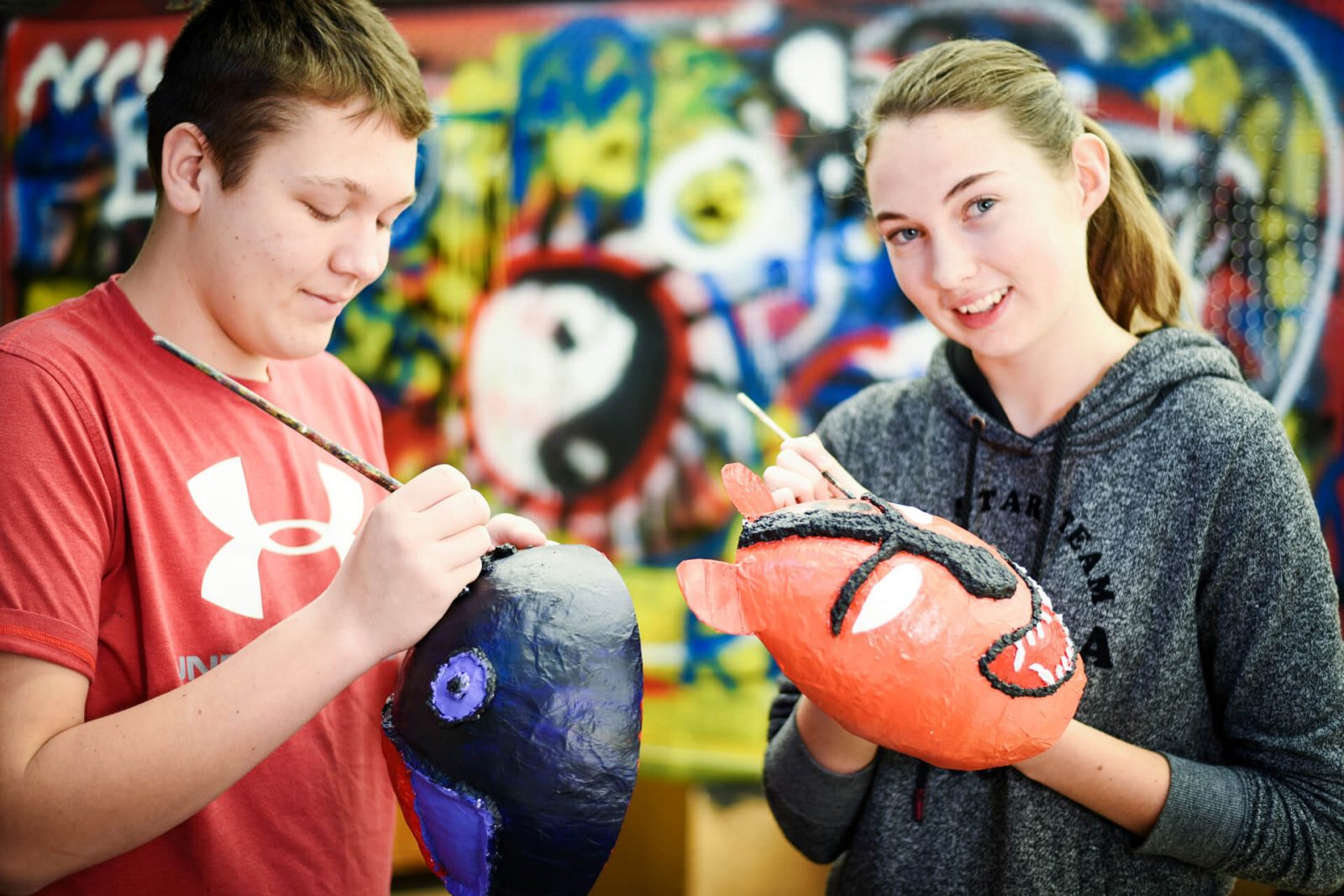 1-1_programa_colegio-publico_familia_canada_Canada_hastings_Grade-9-Arts-2_1920px_tiny