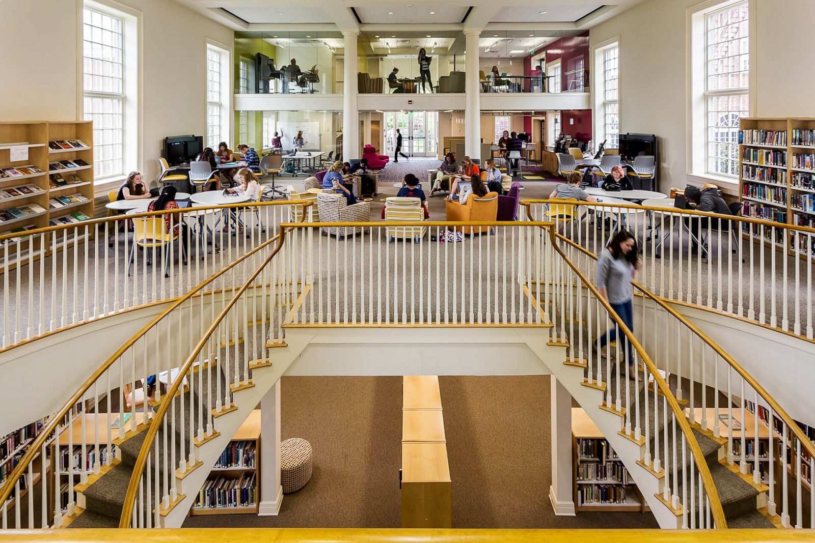 2-2_programa_internado_EEUU_biblioteca_Chatham-Hall__tiny