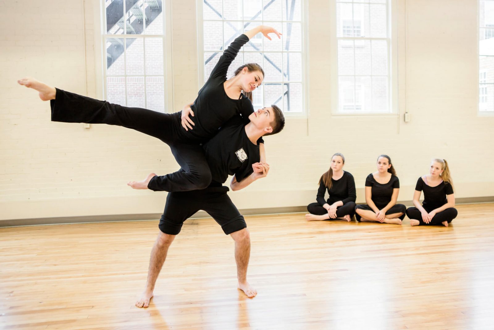 2-2_programa_internado_EEUU_clases_baile_Thornton-Academy_NewDanceStudio_1920px_tiny