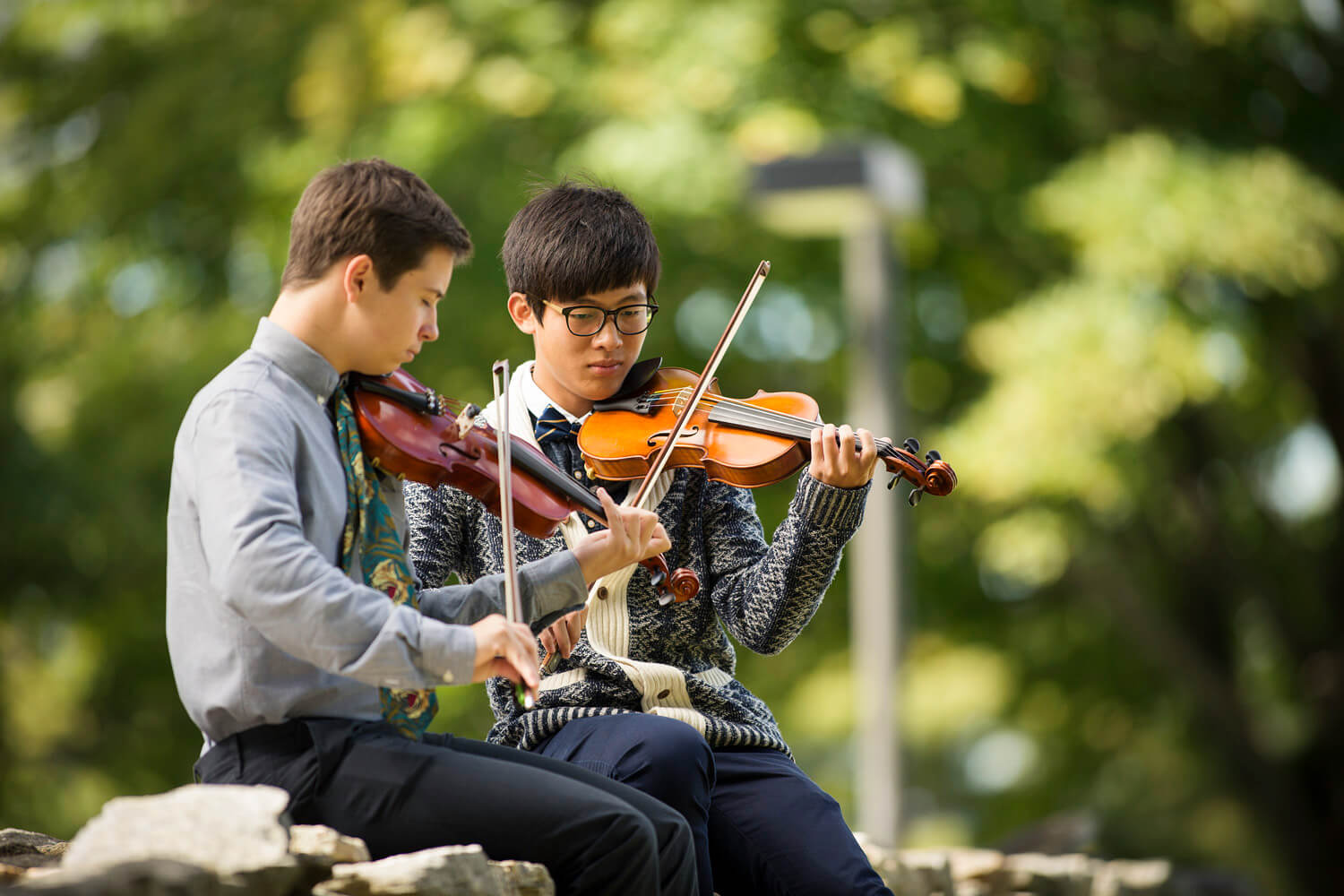 2-2_programa_internado_EEUU_clases_musica-violin_Marvelwood-Art-Violins_1500px_tiny