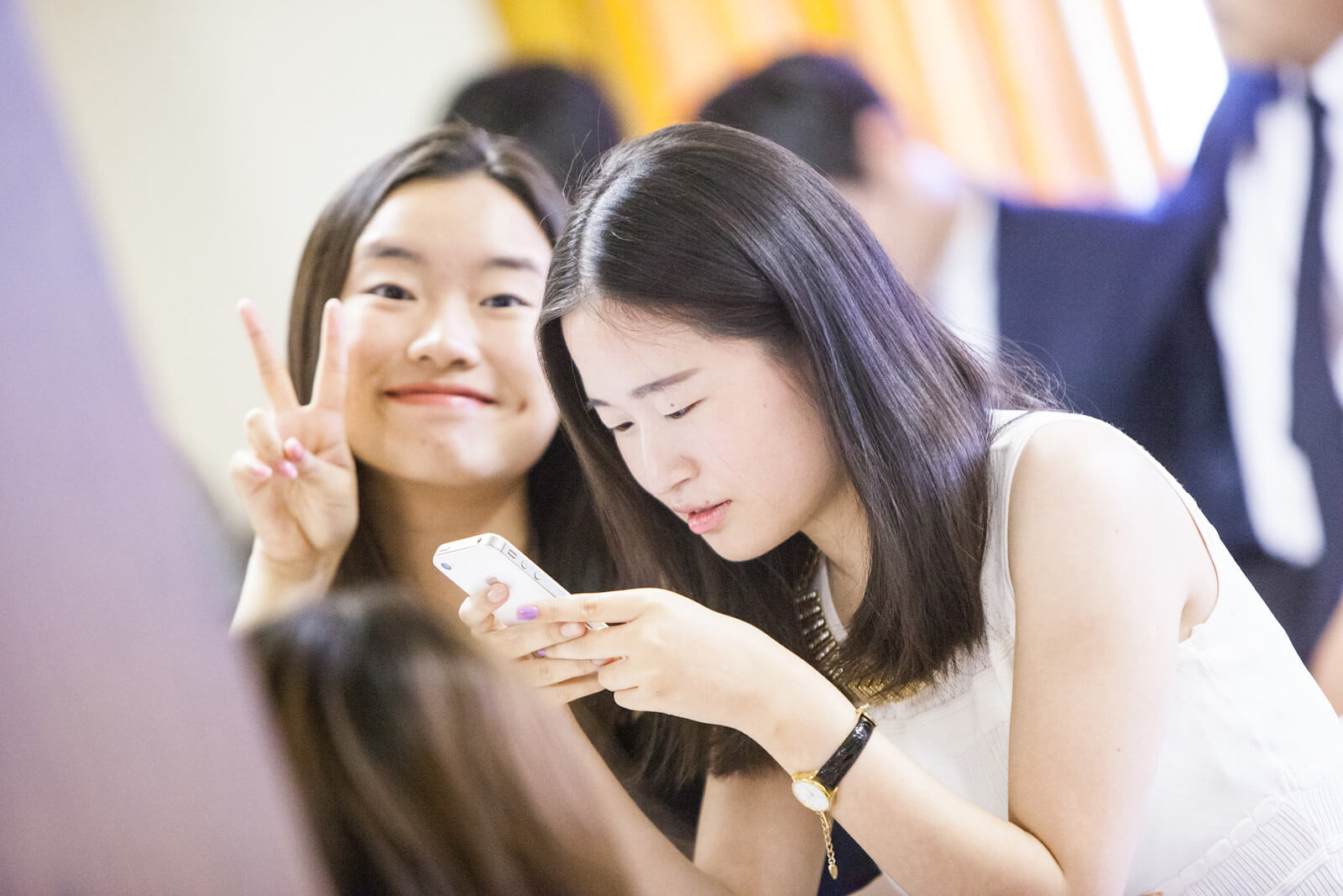 2-2_programa_internado_EEUU_estudiantes-saludando_01_Perkiomen-B293C233-X3_1600px_tiny