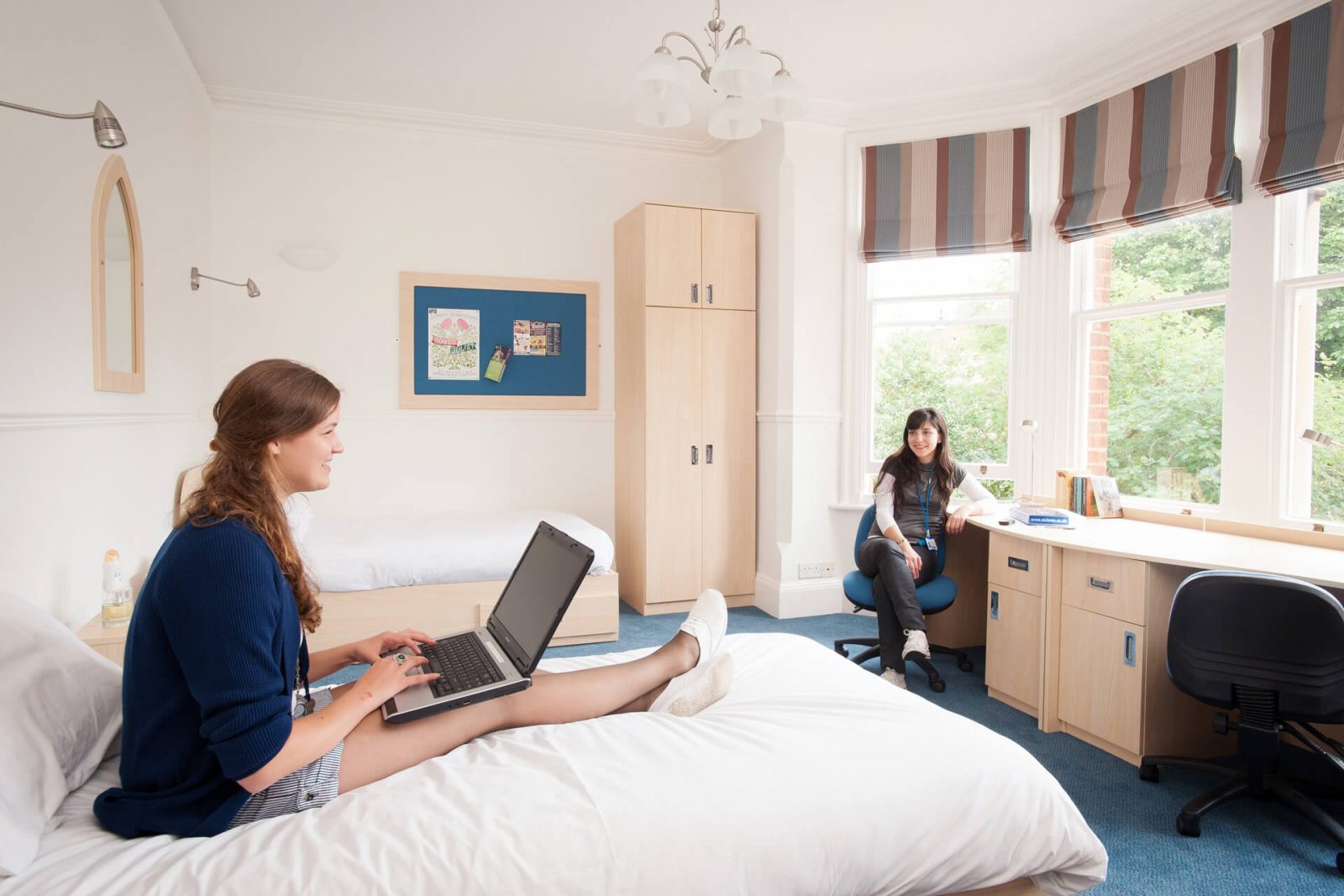 2-3_programa_internado_reino-unido_alojamiento_St-Clares-Accommodation-Twin-Standard_1920px_tiny