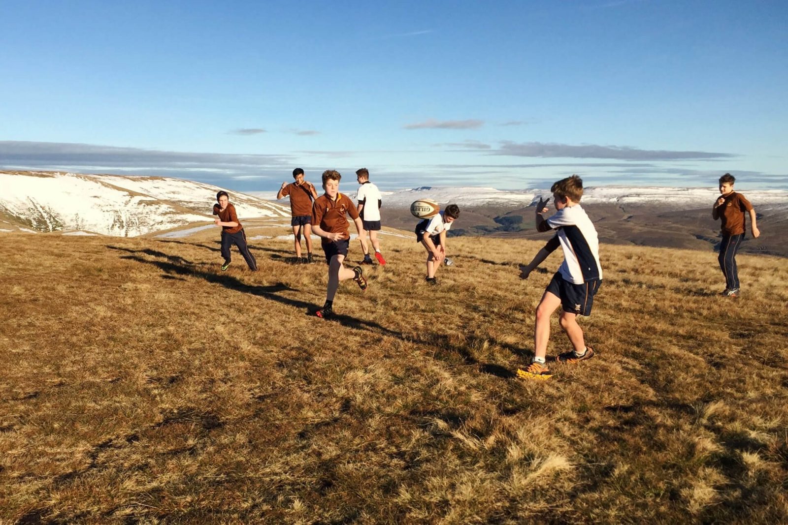 2-3_programa_internado_reino-unido_deportes_Sedbergh-rugby-on-mountaintop_1920px_tiny