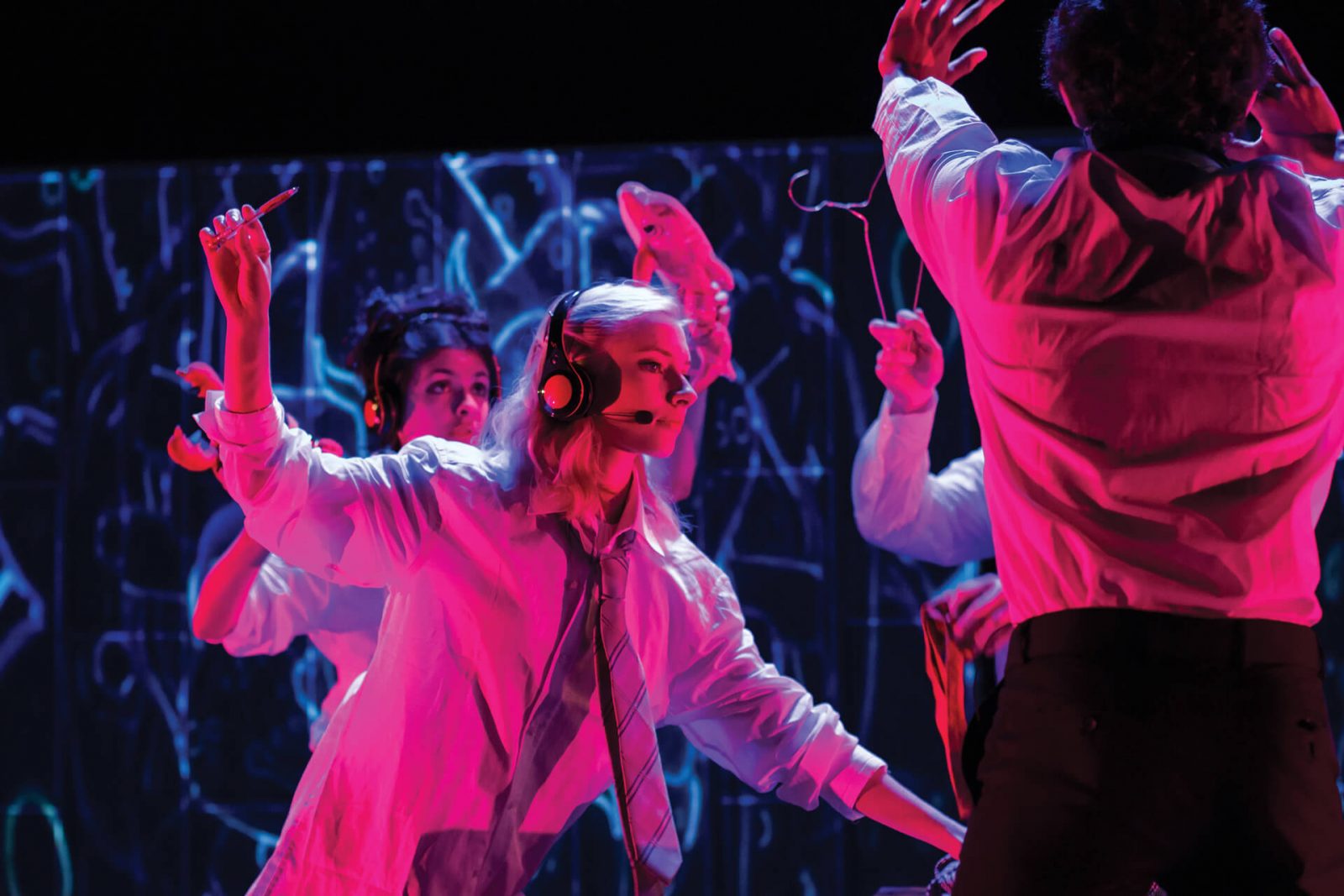 2-4_programa_internado_suiza_clases_bachillerato_arte-dramatico_leysin-Theater_1920px_tiny