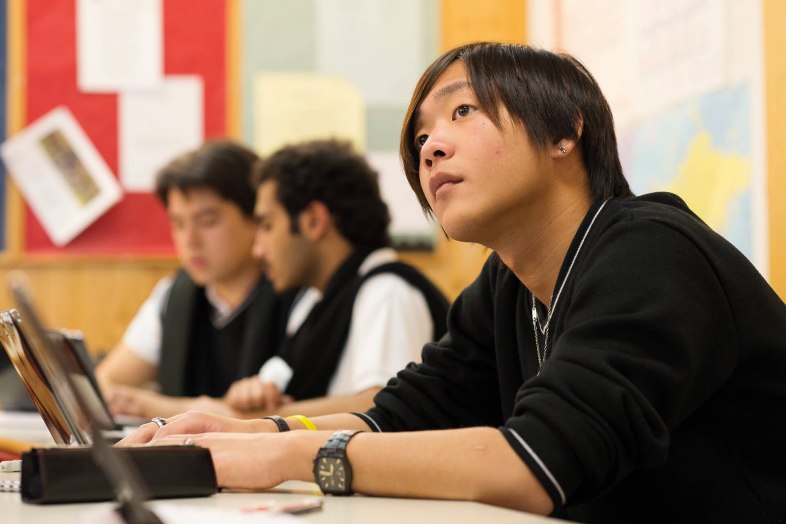 2-4_programa_internado_suiza_clases_bachillerato_estudiante_leysin_1920px_tiny