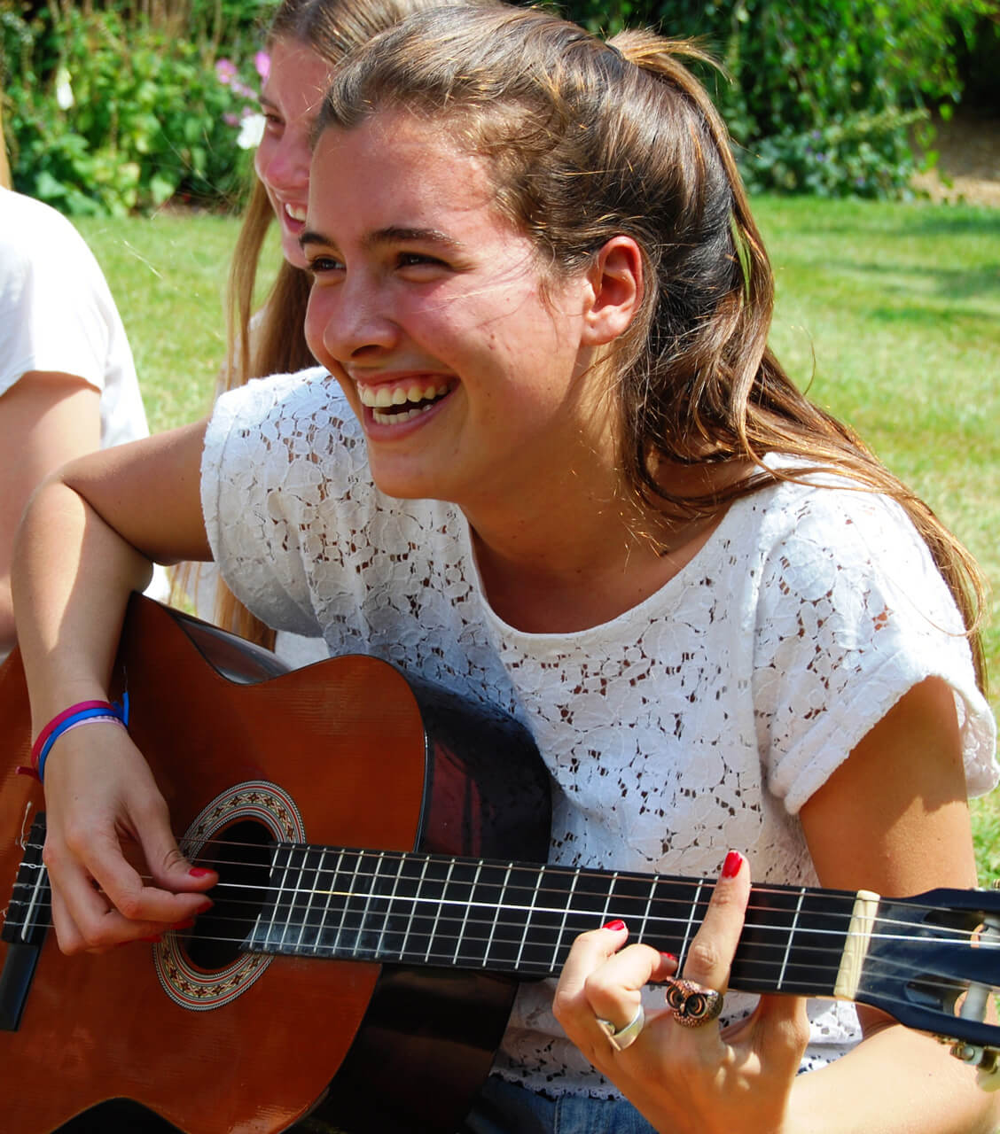 4_programa_verano_St-Clares-Activities_guitarra_1128x1280px_NR