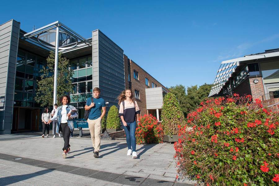 Internados con sistema americano en el Reino Unido