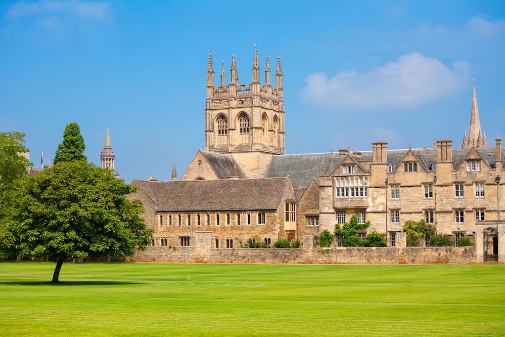 Vista amplia de un college de Oxford University