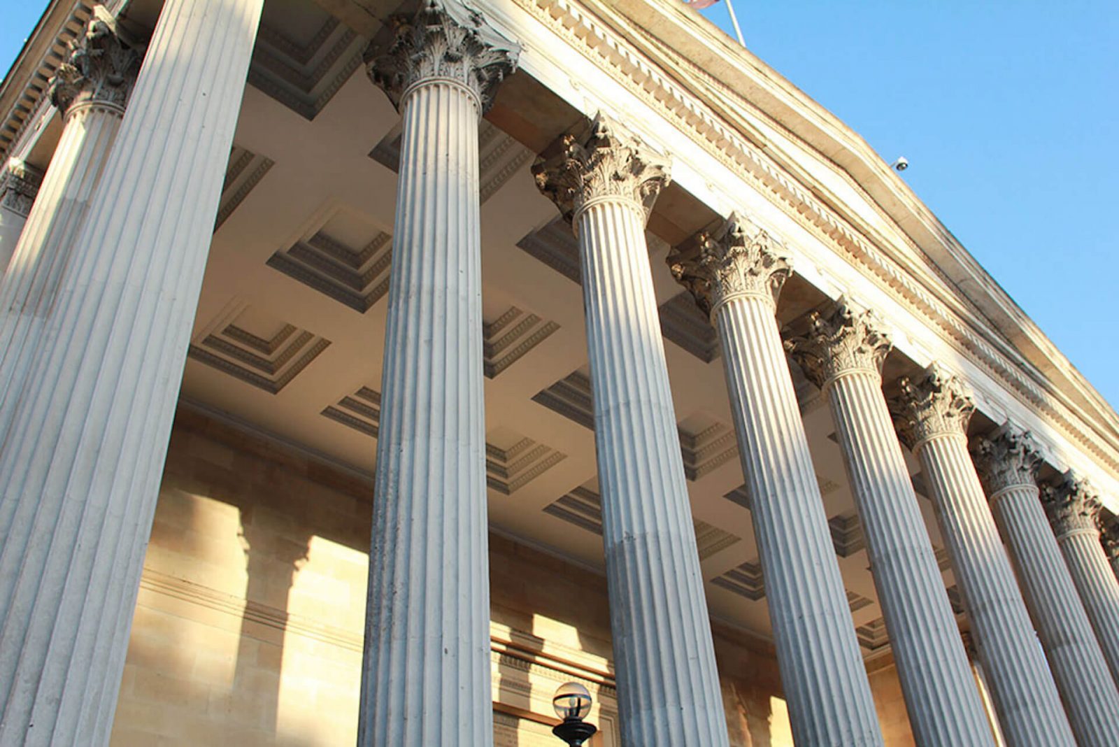 TOP 10 universidades para ingeniería informática en Reino Unido (2020)