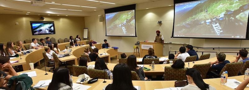 estudiantes en programa UCLA