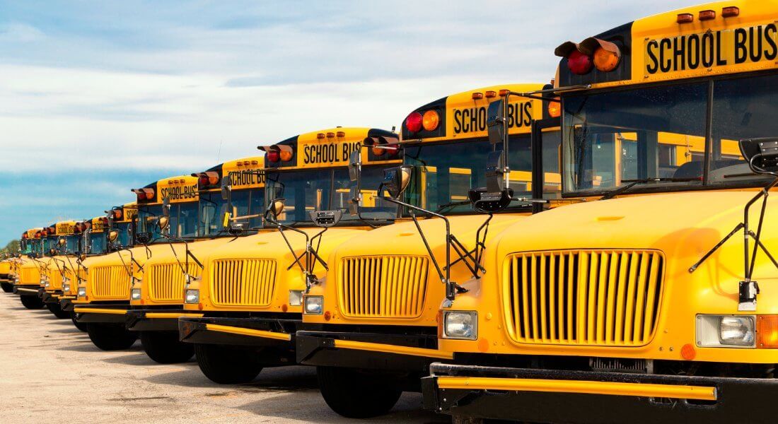 ano-escolar-en-eeuu-yellow-buses