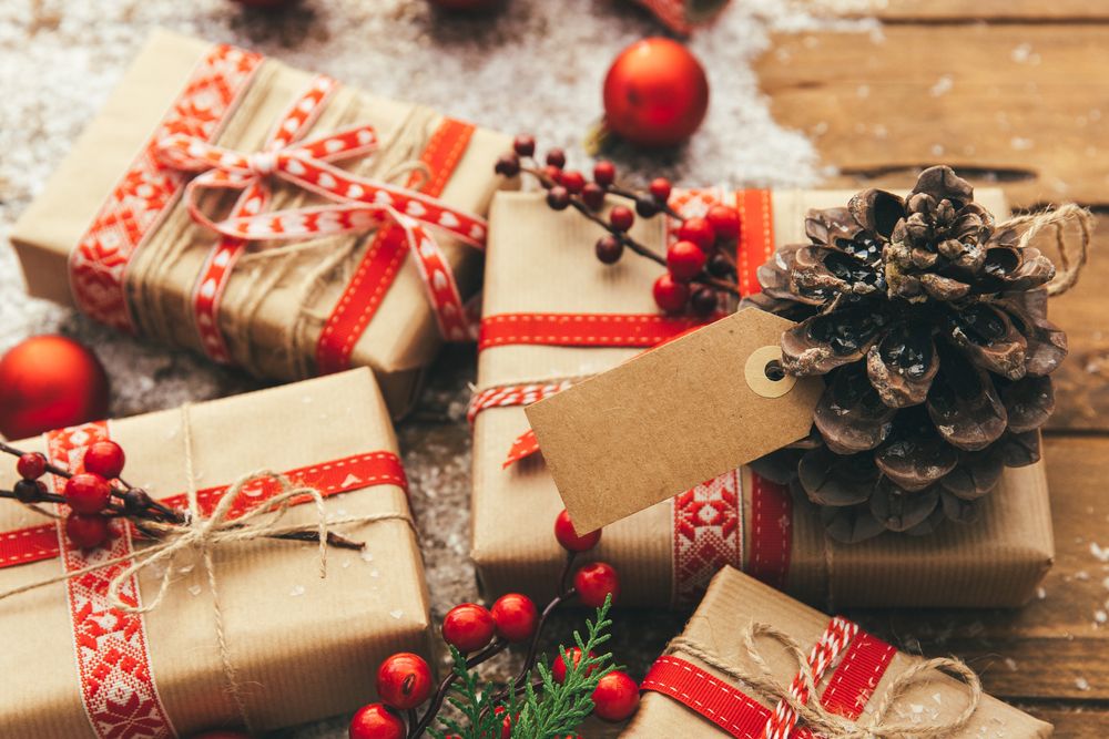 paquetes de regalo envueltos