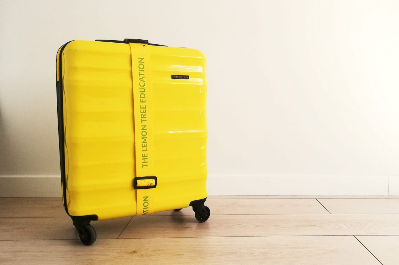 Maleta amarilla de The Lemon Tree Education